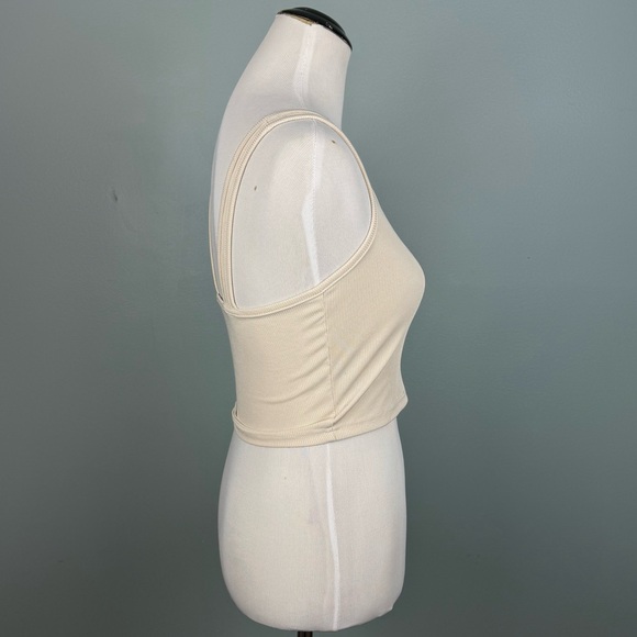 Basics Cropped Top - Picture 3 of 6